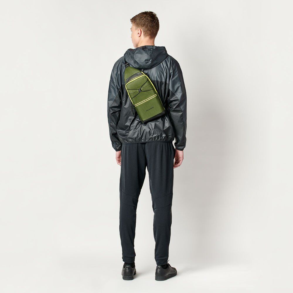 Piquadro Otello Querträgertasche aus recyceltem Stoff Weiß Eis Piquadro Otello Querträgertasche aus recyceltem Stoff Weiß Eis