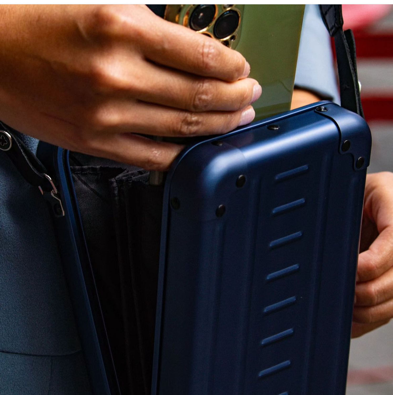 Aleon Lifestyle Vanity Case 7,5", Vertical Sapphire Aleon Lifestyle Vanity Case 7,5", Vertical Sapphire