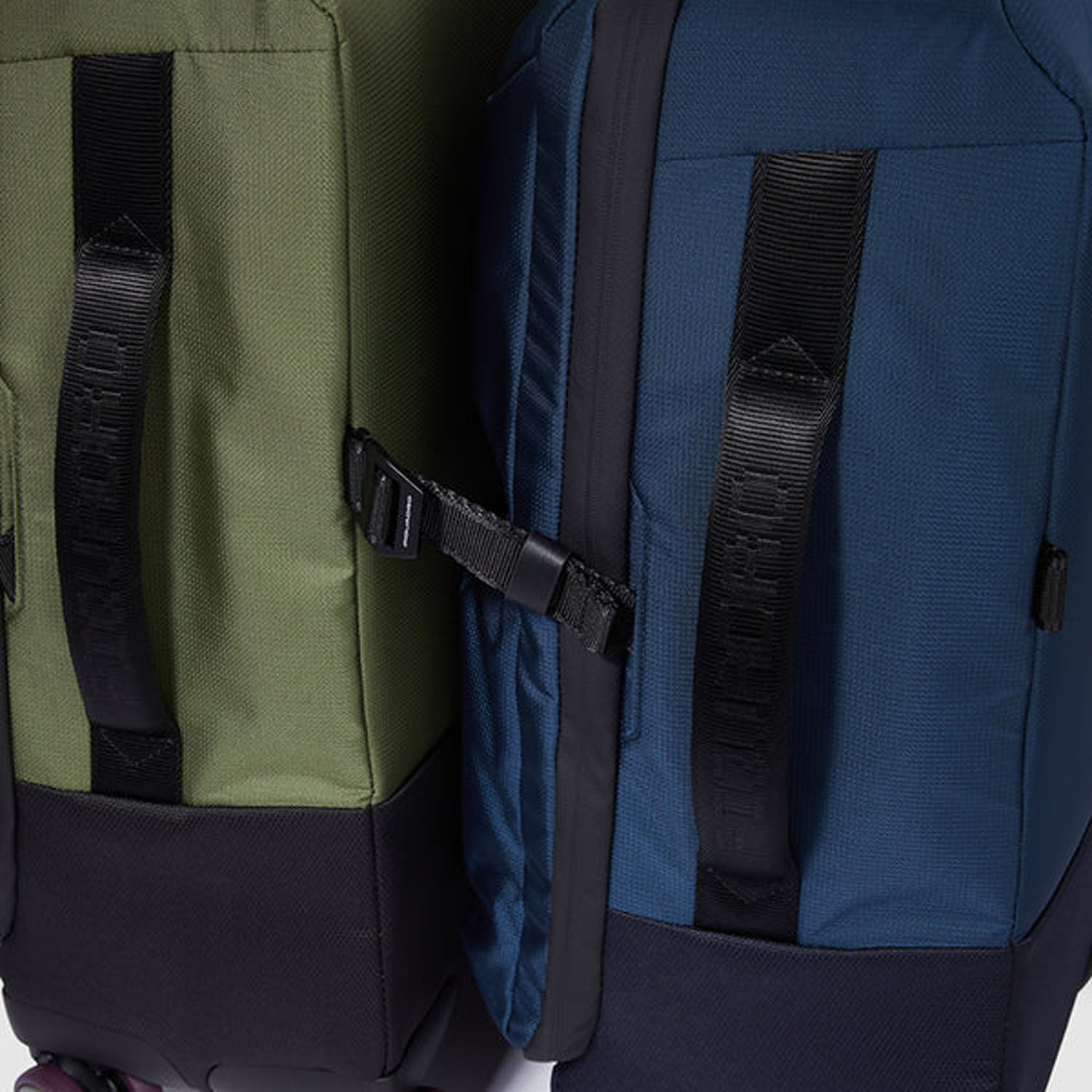 Piquadro Corner 2.0 4-Rollen Trolley in Handgepäckgröße Blau