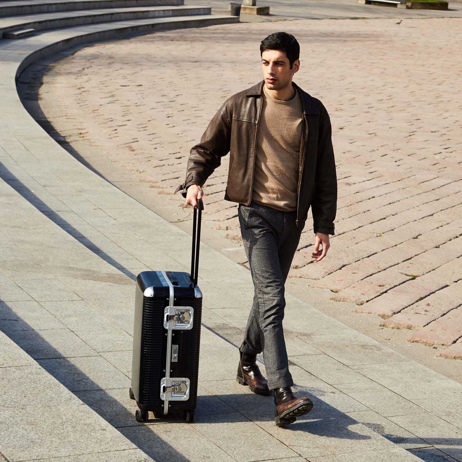 FPM Bank Light Spinner 55 Licorice Black FPM Bank Light Spinner 55 Licorice Black