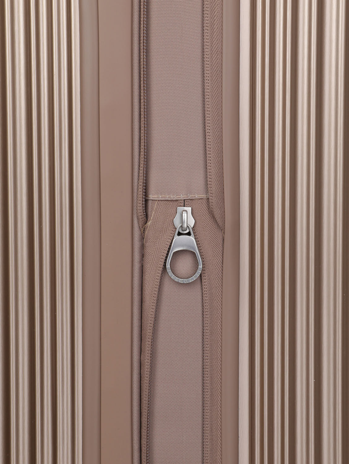 Travelite Paros Trolley M 4-Rollen erweiterbar Cappuccino Travelite Paros Trolley M 4-Rollen erweiterbar Cappuccino