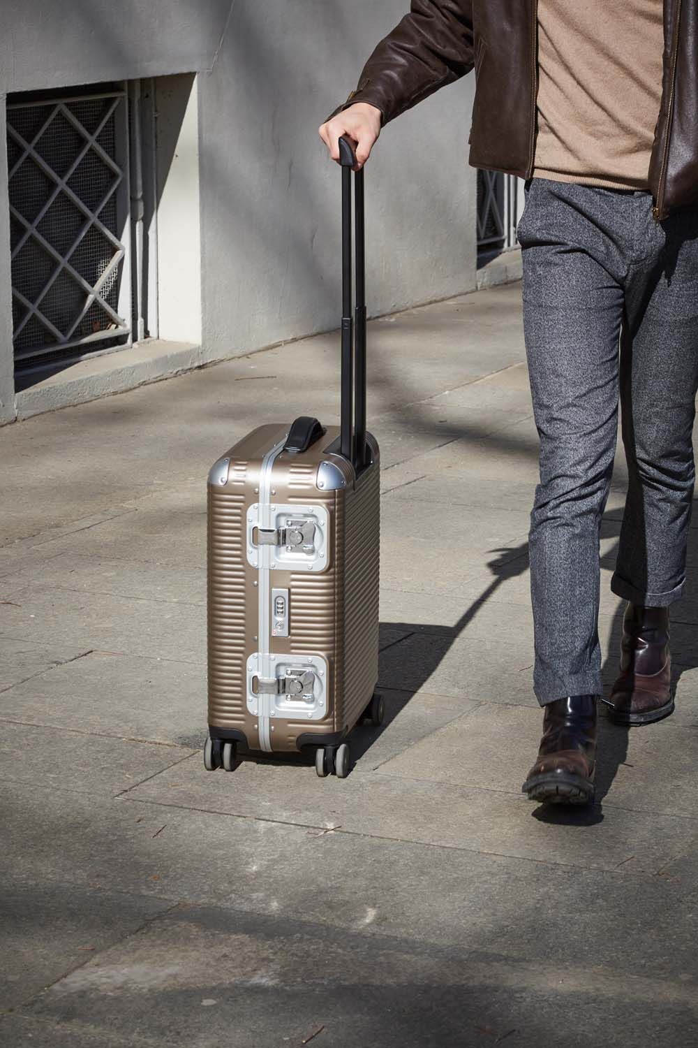 FPM Bank Light Spinner 53 Matt Almond