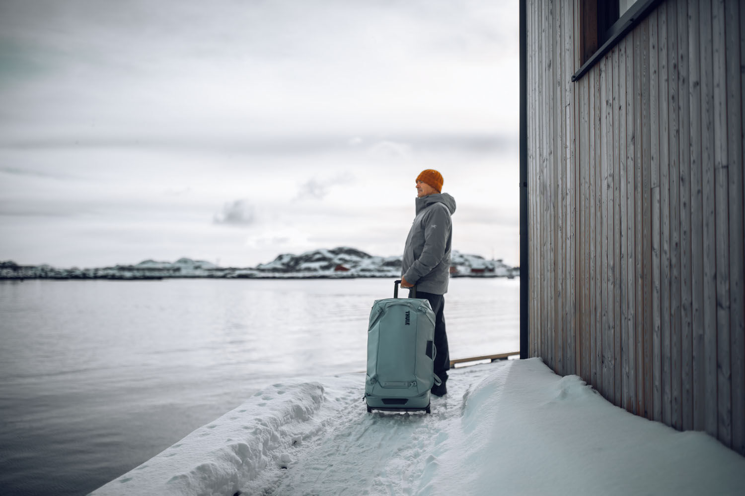 THULE Chasm Reisetasche mit 2-Rollen, 81cm-110L Pond