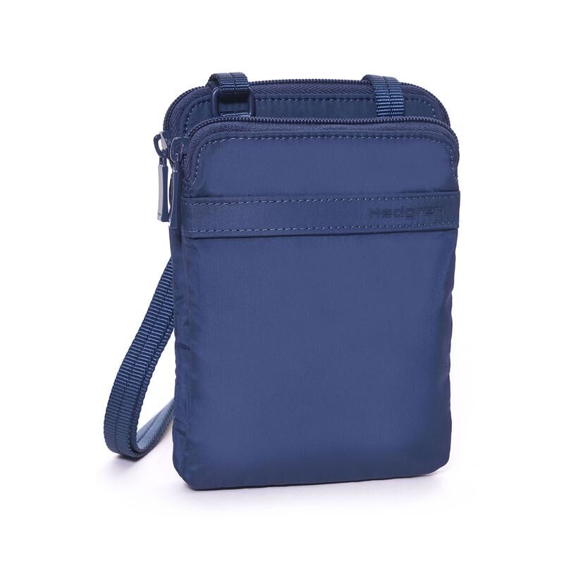 Hedgren Follis RUPEE Passportholder mit RFID-Schutz Dress Blue Hedgren Follis RUPEE Passportholder mit RFID-Schutz Dress Blue