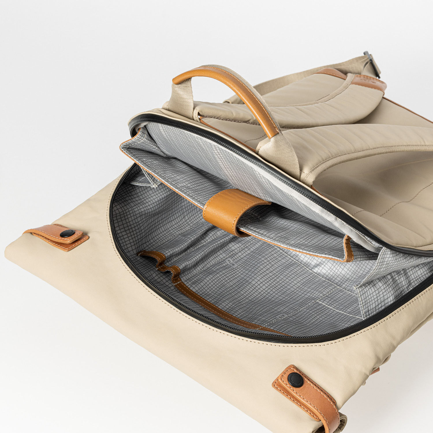 aunts & uncles Japan Osaka Rolltop Rucksack mit 15" Notebookfach nomad