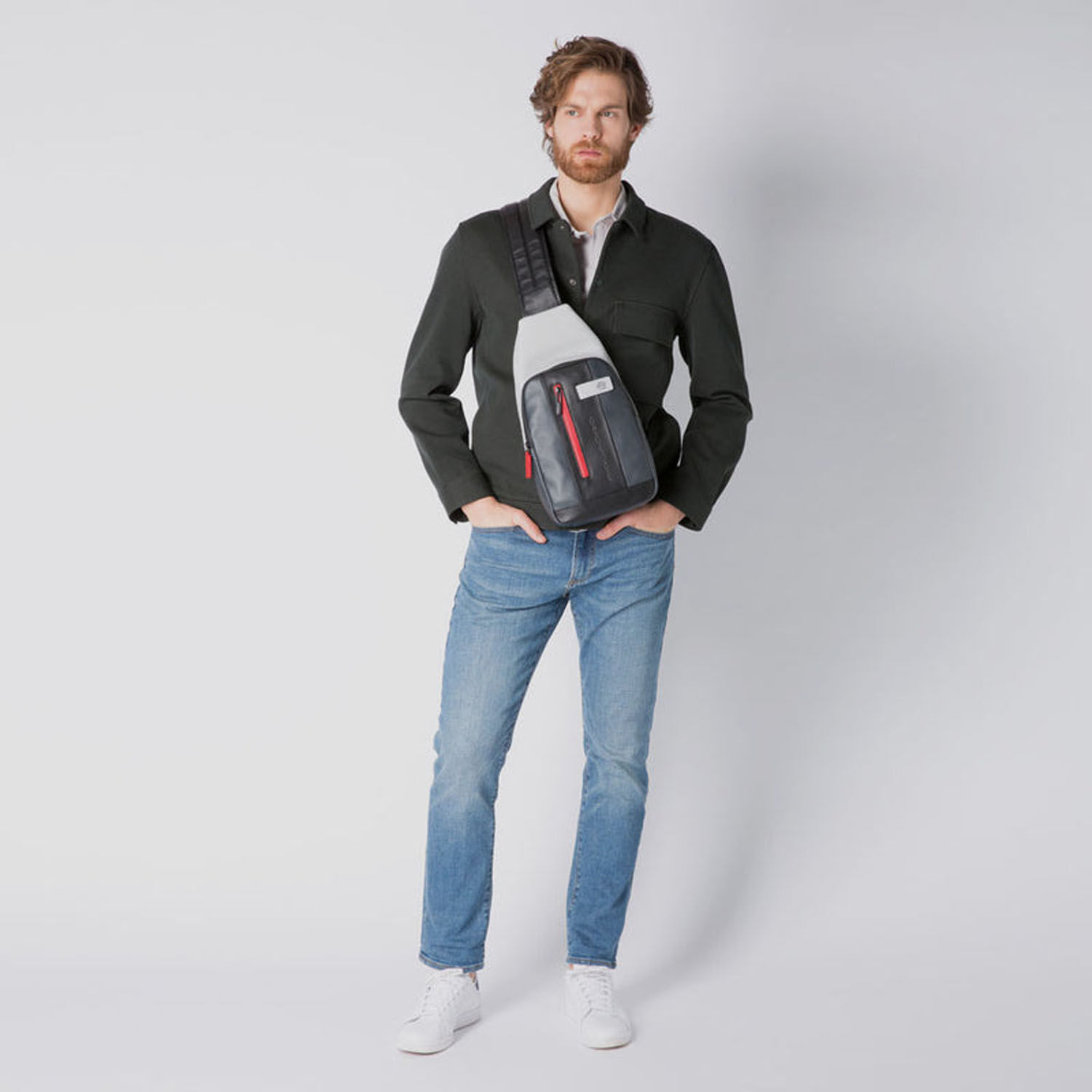 Piquadro Urban Querträgertasche mit LED-Licht