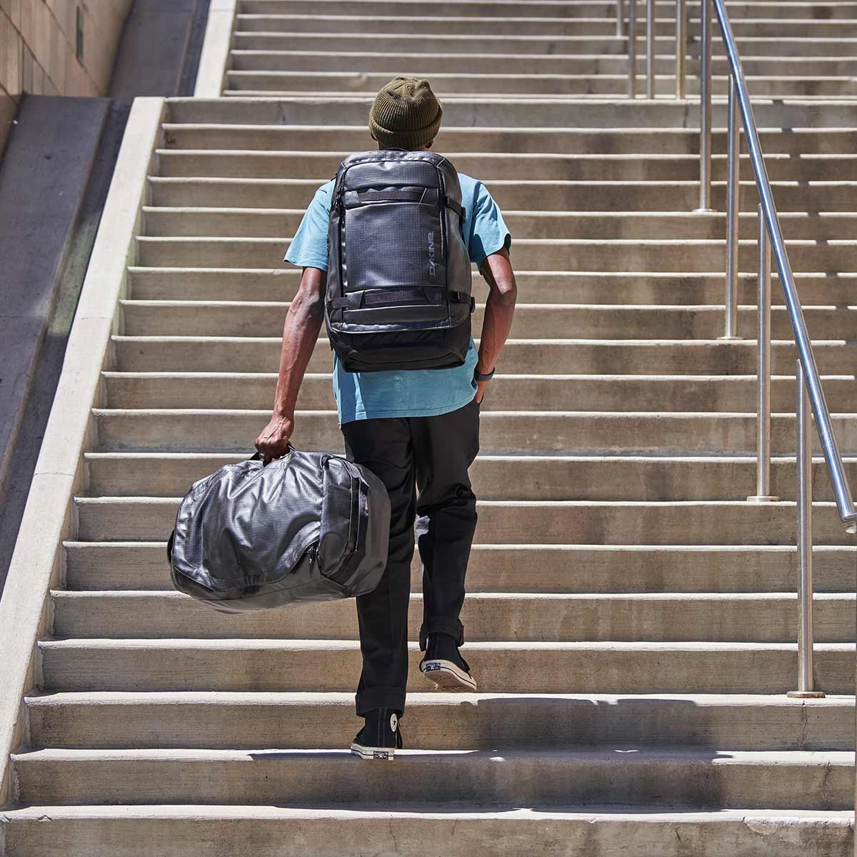 Dakine Ranger Duffle 90L - Reisetasche mit Rucksack Funktion Black