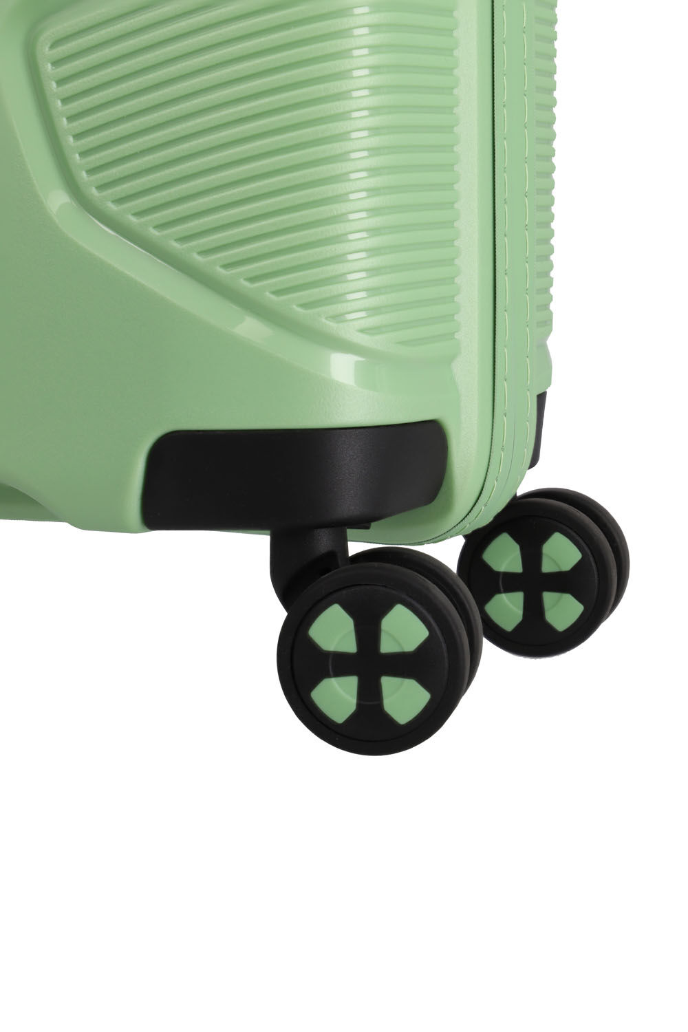IMPACKT IP1 Koffer S, 4-Rollen mit USB-Port Spring green