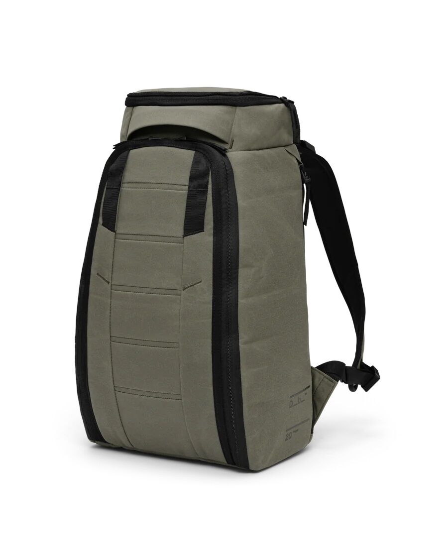D_b_ Hugger Backpack 20L Forest Green