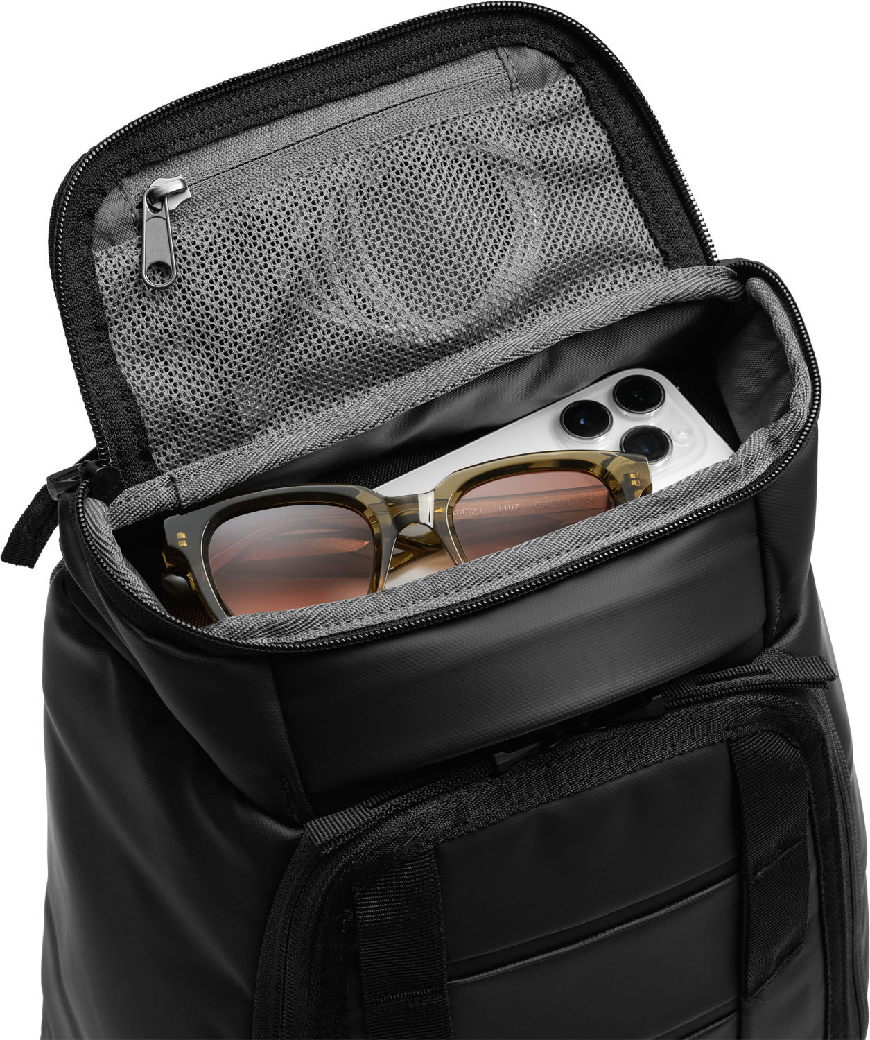 D_b_ Hugger Backpack 20L Black Out D_b_ Hugger Backpack 20L Black Out