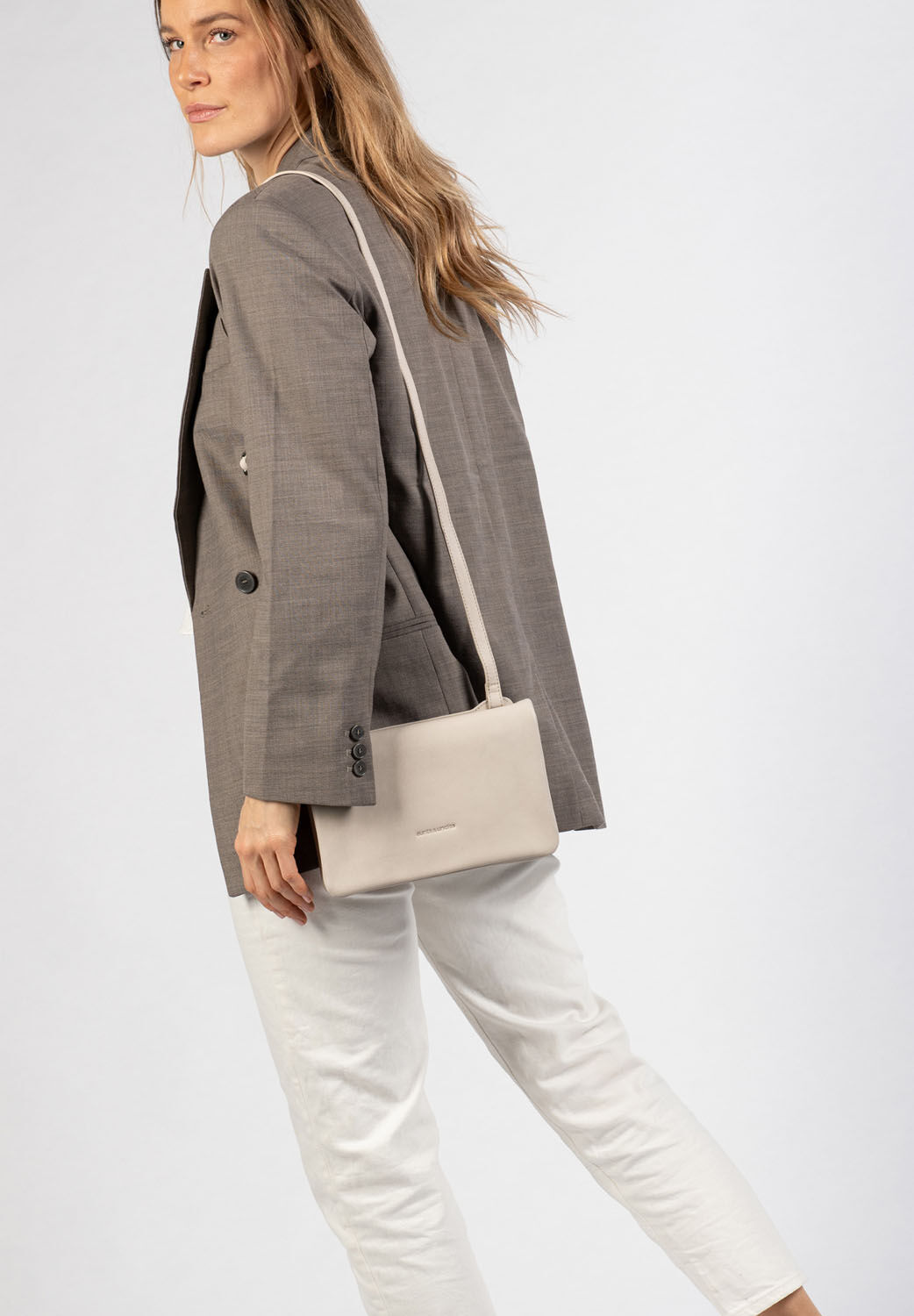 aunts & uncles Jamie's Orchard Nashi Handtasche pumice stone