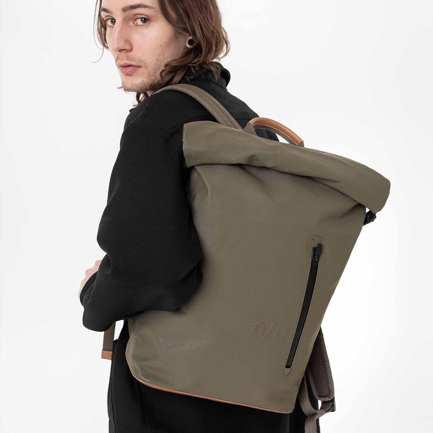 aunts & uncles Japan Fukui Rolltop Rucksack mit 15" Notebookfach fallen rock