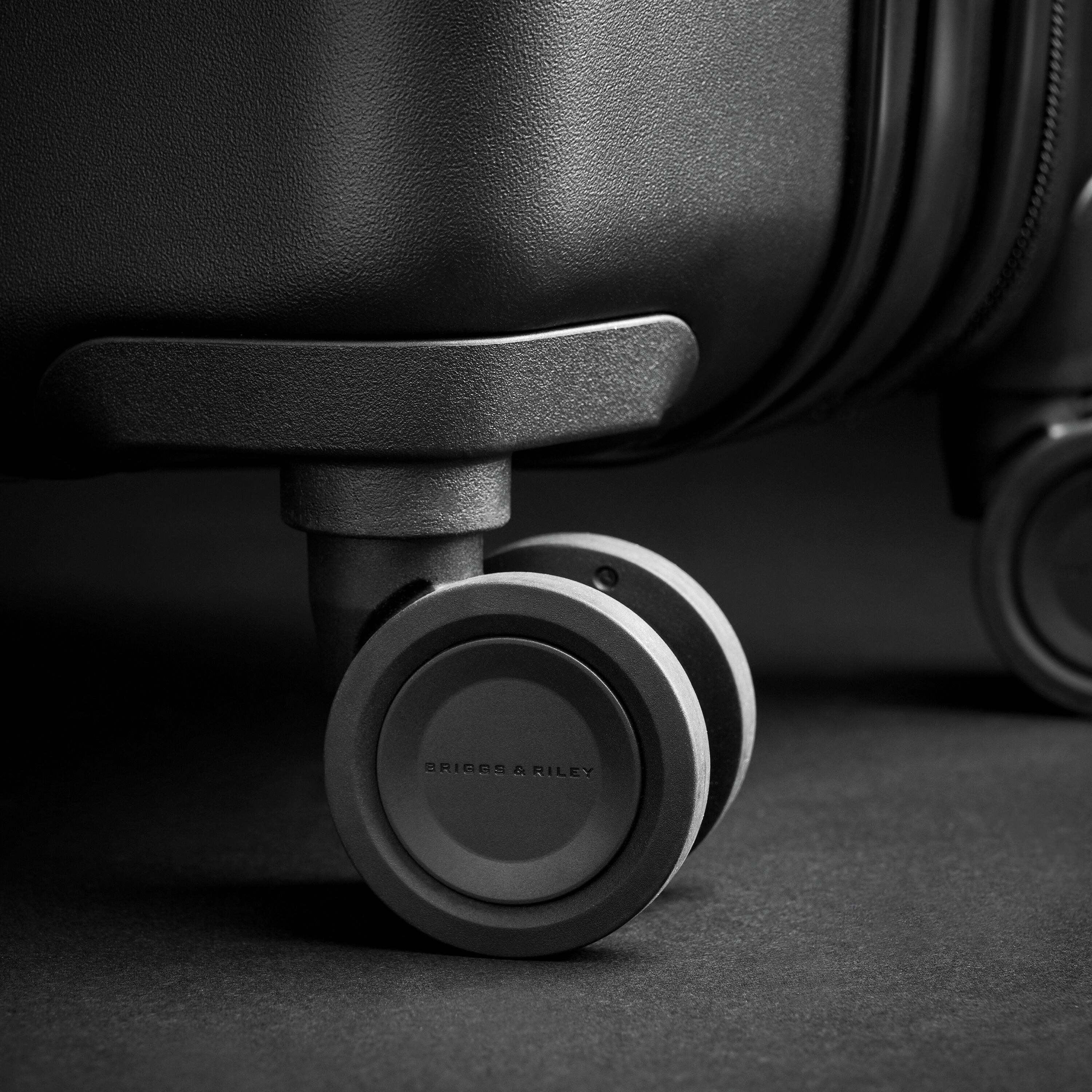 Briggs & Riley Sympatico 3.0 Medium Expandable Spinner 69cm Black