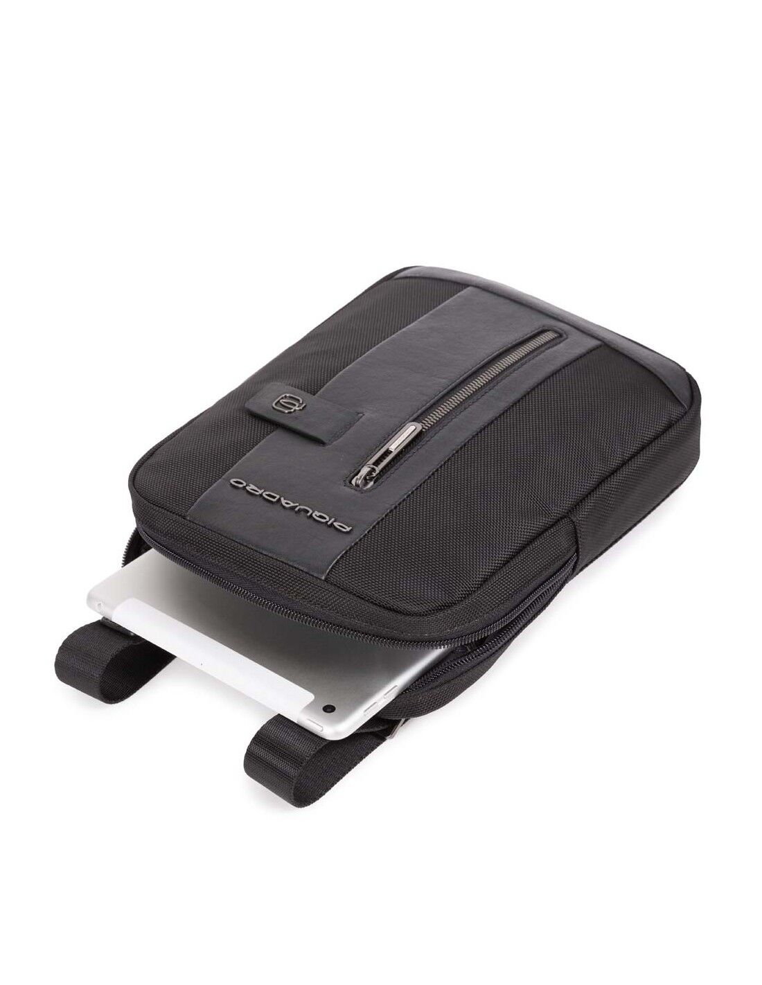Piquadro Brief 2 Umhängetasche aus rezykliertem Stoff mit iPad®-Fach und Tasche für AirPods® Schwarz Piquadro Brief 2 Umhängetasche aus rezykliertem Stoff mit iPad®-Fach und Tasche für AirPods® Schwarz