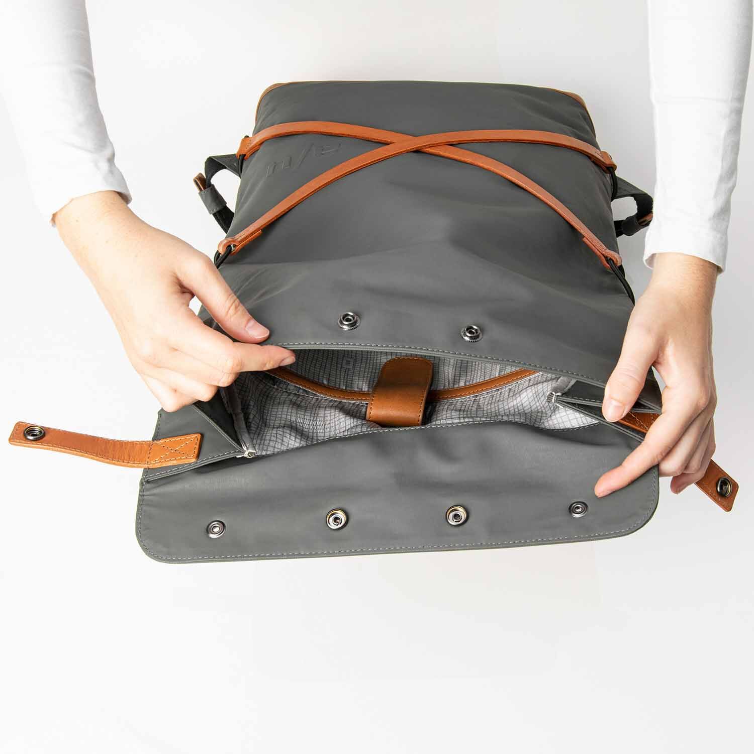 aunts & uncles Japan Yokohama Rolltop Rucksack mit 13" Notebookfach gravity grey aunts & uncles Japan Yokohama Rolltop Rucksack mit 13" Notebookfach gravity grey