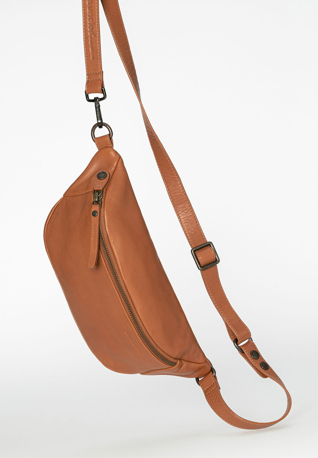 aunts & uncles Jamie´s Orchard Bilberry Bauchtasche cognac