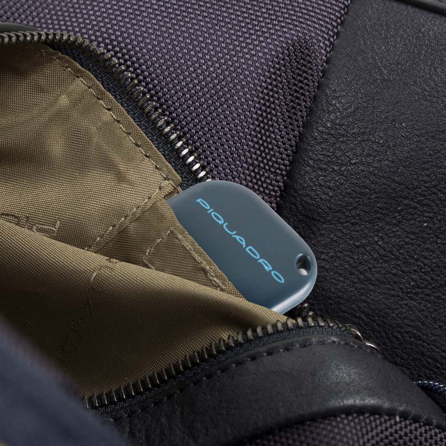 Piquadro Brief Laptoprucksack 14" blau
