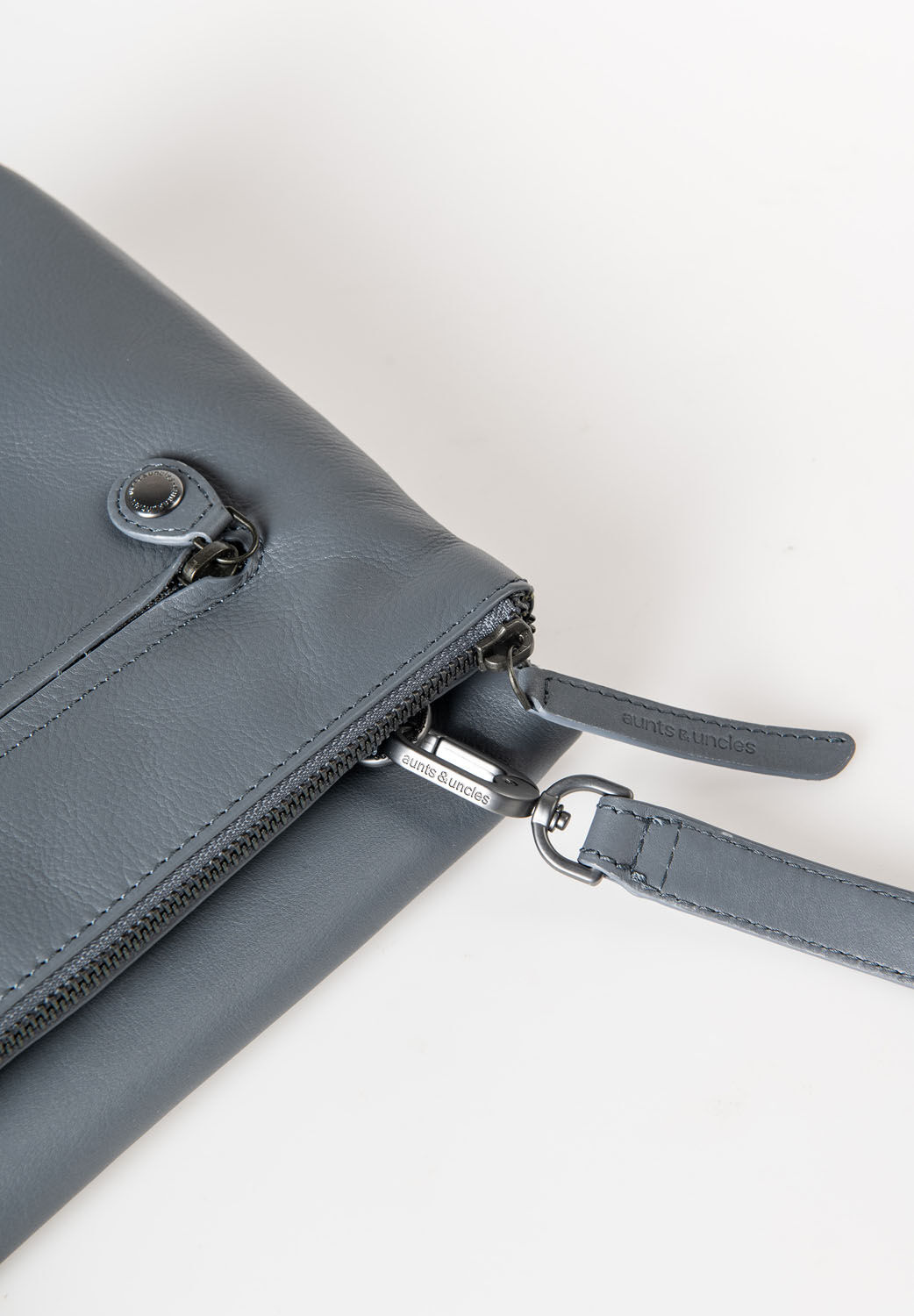 aunts & uncles Jamie's Orchard Jabong Umhängetasche/Clutch wind