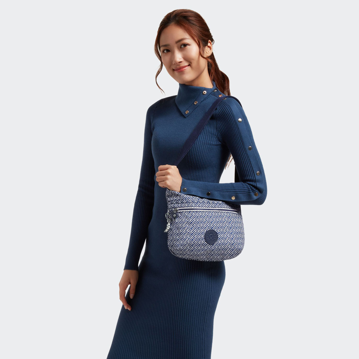 Kipling ALVAR Mittelgroße Schultertasche Urban Chevron