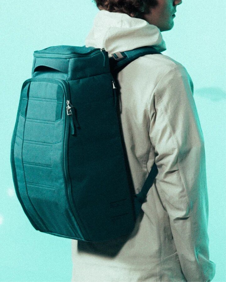 D_b_ Hugger Backpack 30L Midnight Teal