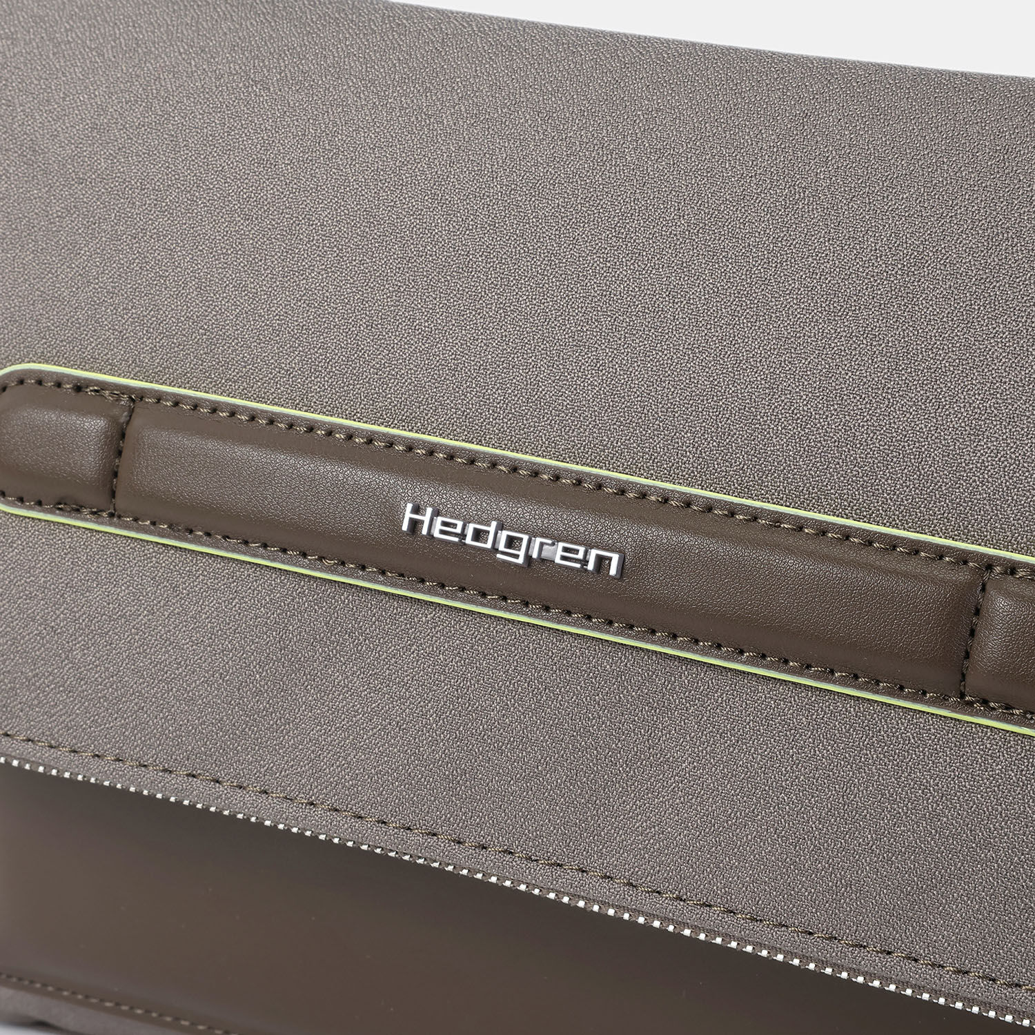 Hedgren Fika FRAPPE Handbag Flap + RFID Vintage Taupe