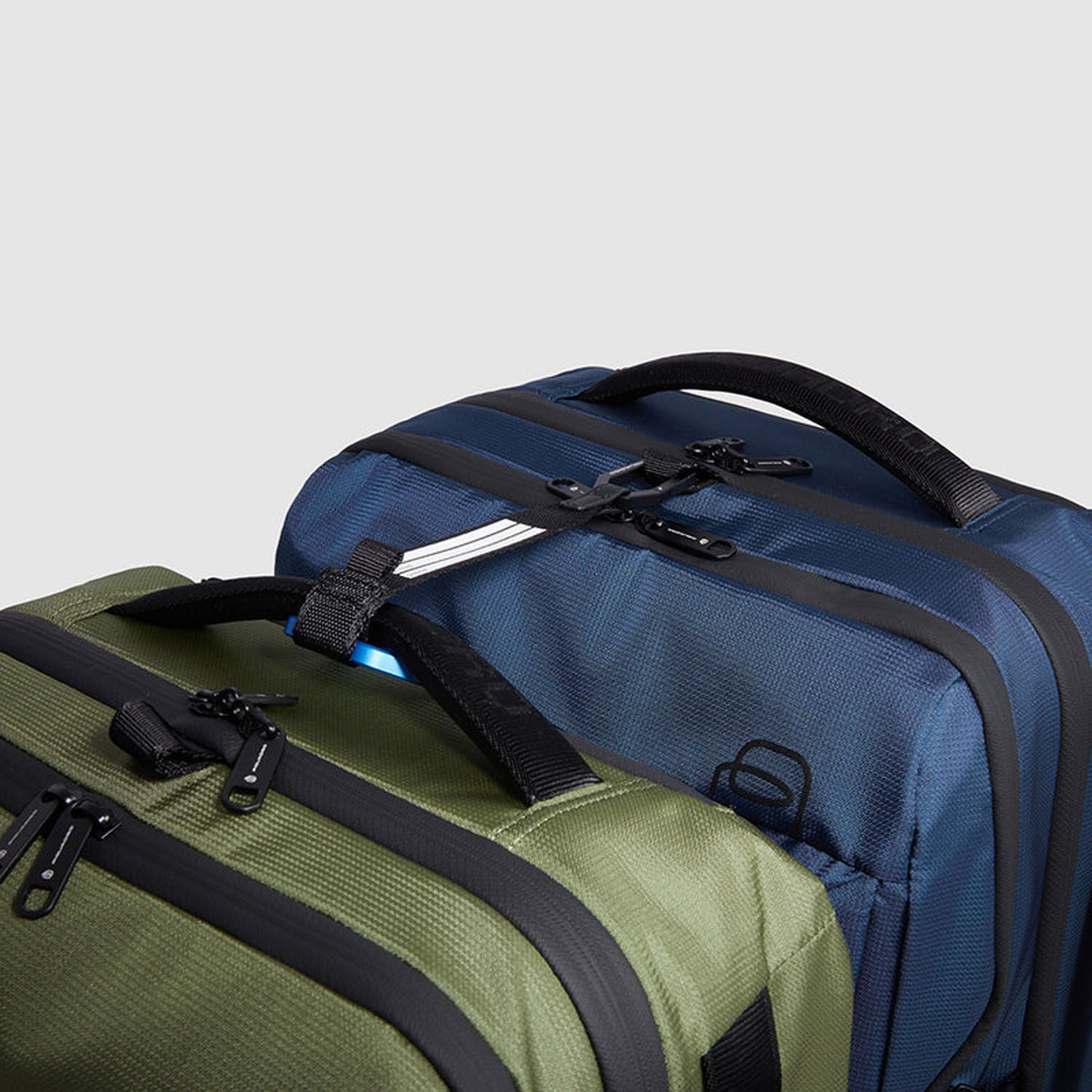 Piquadro Corner 2.0 Handgepäck 2-Rollen Koffer mit Laptopfach 17,3" Salbeigrün