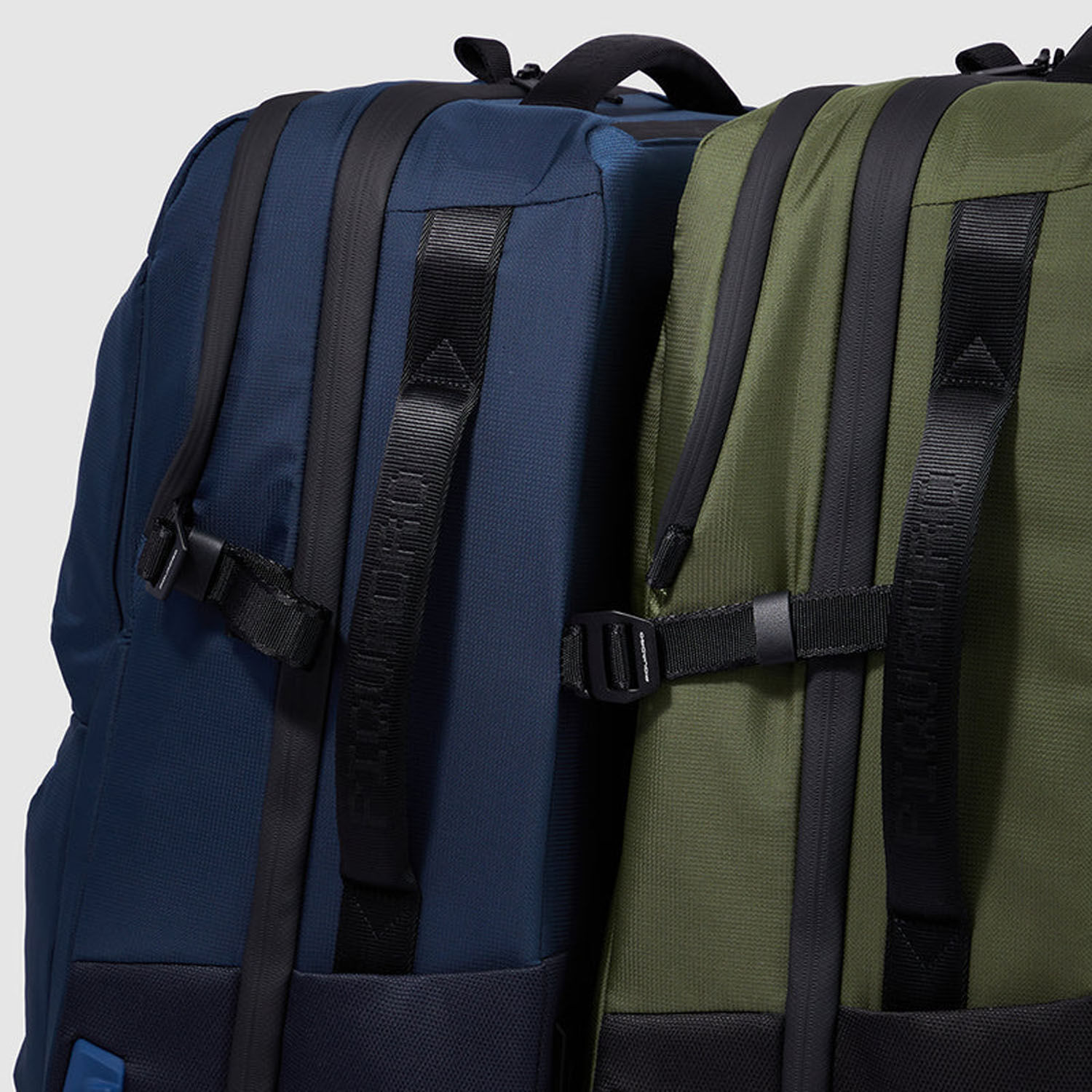 Piquadro Corner 2.0 Handgepäck 2-Rollen Koffer mit Laptopfach 17,3" Salbeigrün