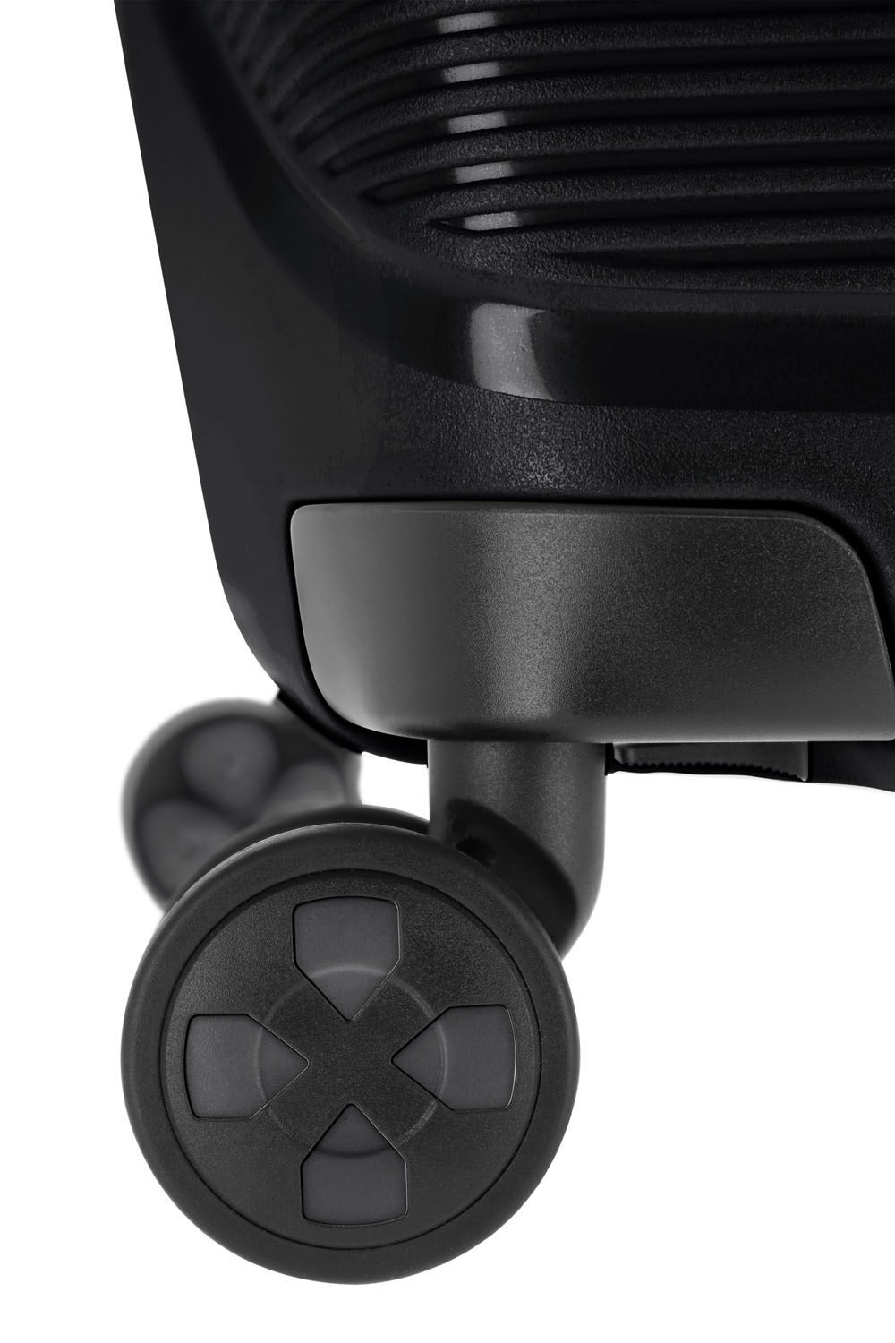 IMPACKT IP1 Koffer S, 4-Rollen mit USB-Port Lava black IMPACKT IP1 Koffer S, 4-Rollen mit USB-Port Lava black