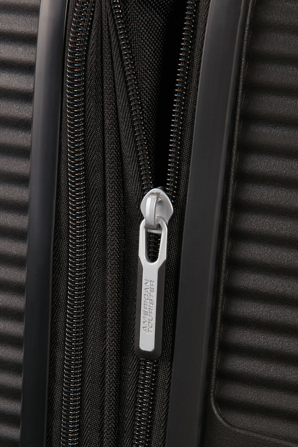 American Tourister Soundbox 4-Rollen-Trolley L 77cm, erweiterbar Bass Black American Tourister Soundbox 4-Rollen-Trolley L 77cm, erweiterbar Bass Black