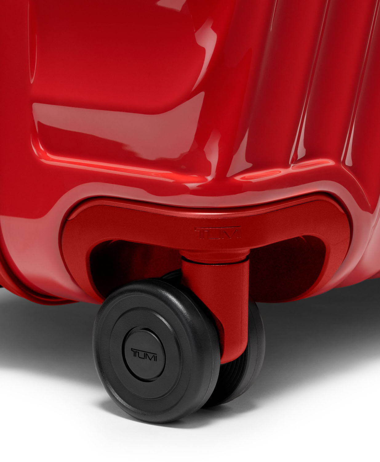 Tumi 19 Degree Erweiterbarer Aufgabekoffer für längere Reisen 77,5cm; glänzend Red