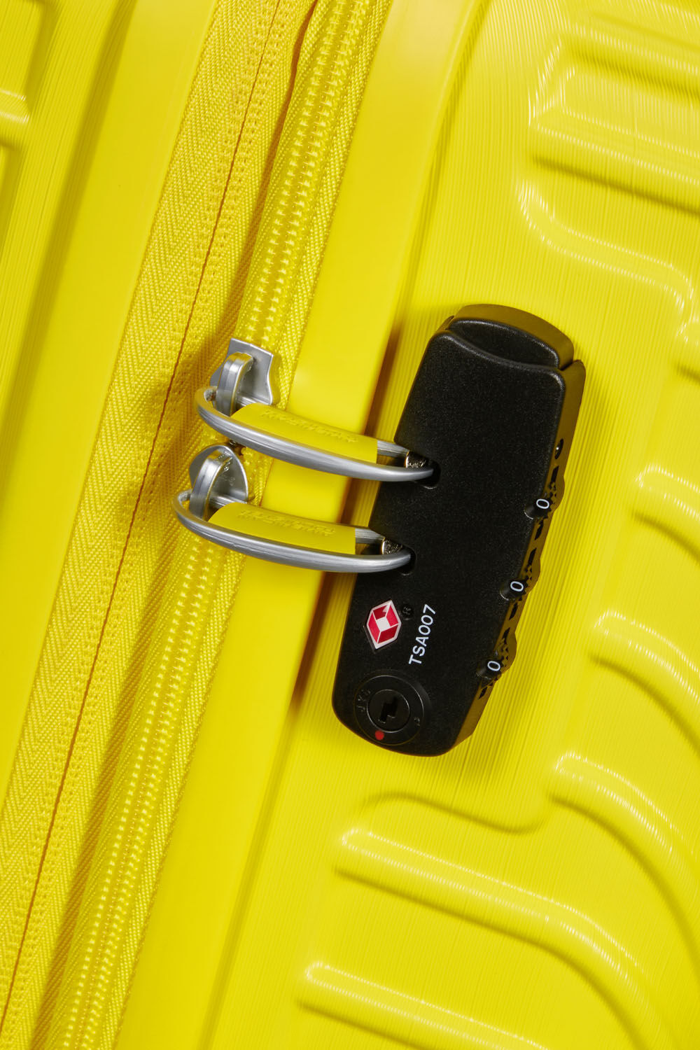 American Tourister Mickey Clouds Trolley 55cm mit 4 Rollen, erweiterbar Mickey Electric Lemon American Tourister Mickey Clouds Trolley 55cm mit 4 Rollen, erweiterbar Mickey Electric Lemon