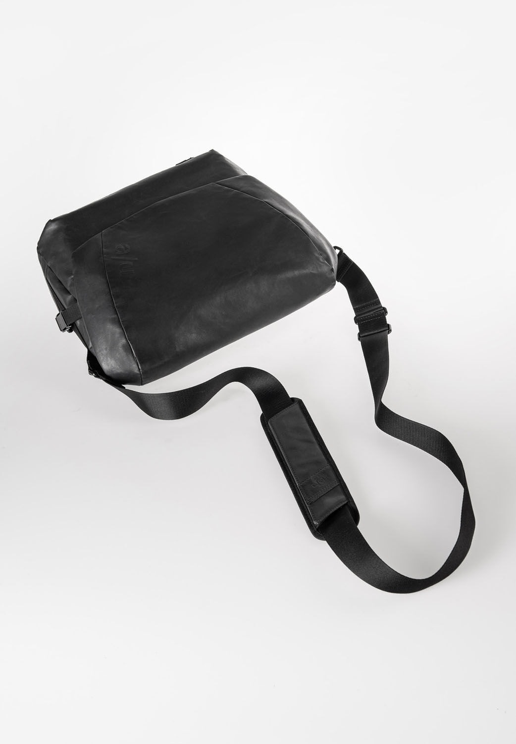 aunts & uncles Japan RE Yamakuni Kuriertasche Black