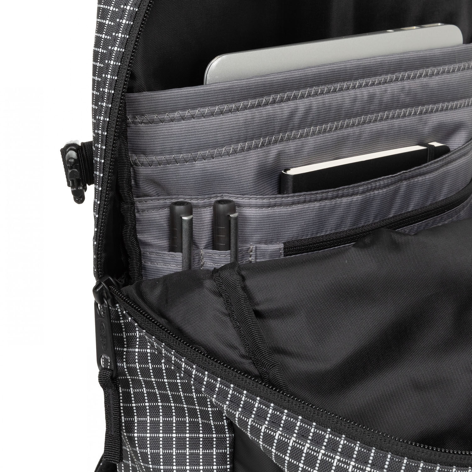 Eastpak Tecum Rucksack M mit 15" Laptopfach CNNCT Ripstop