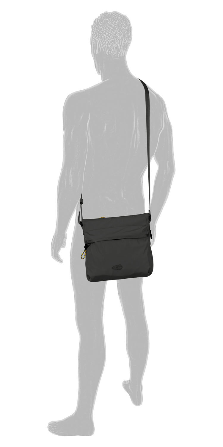 Camel Active Terra Cross Bag S aus recyceltem Nylon 4226 Schwarz