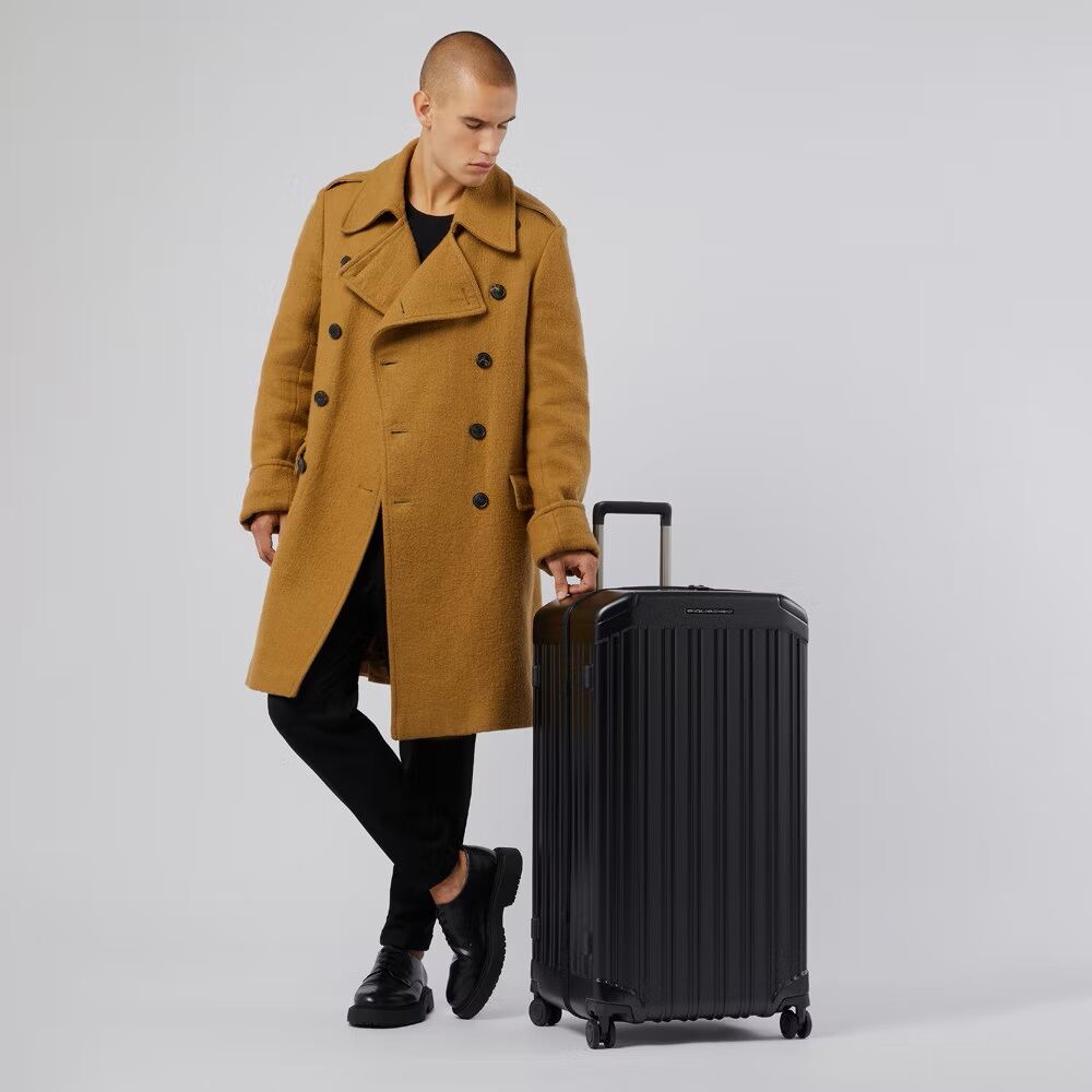 Piquadro PQ-Light Hartschalen Trolley in Trunk-Format mit vier Rolle matt black