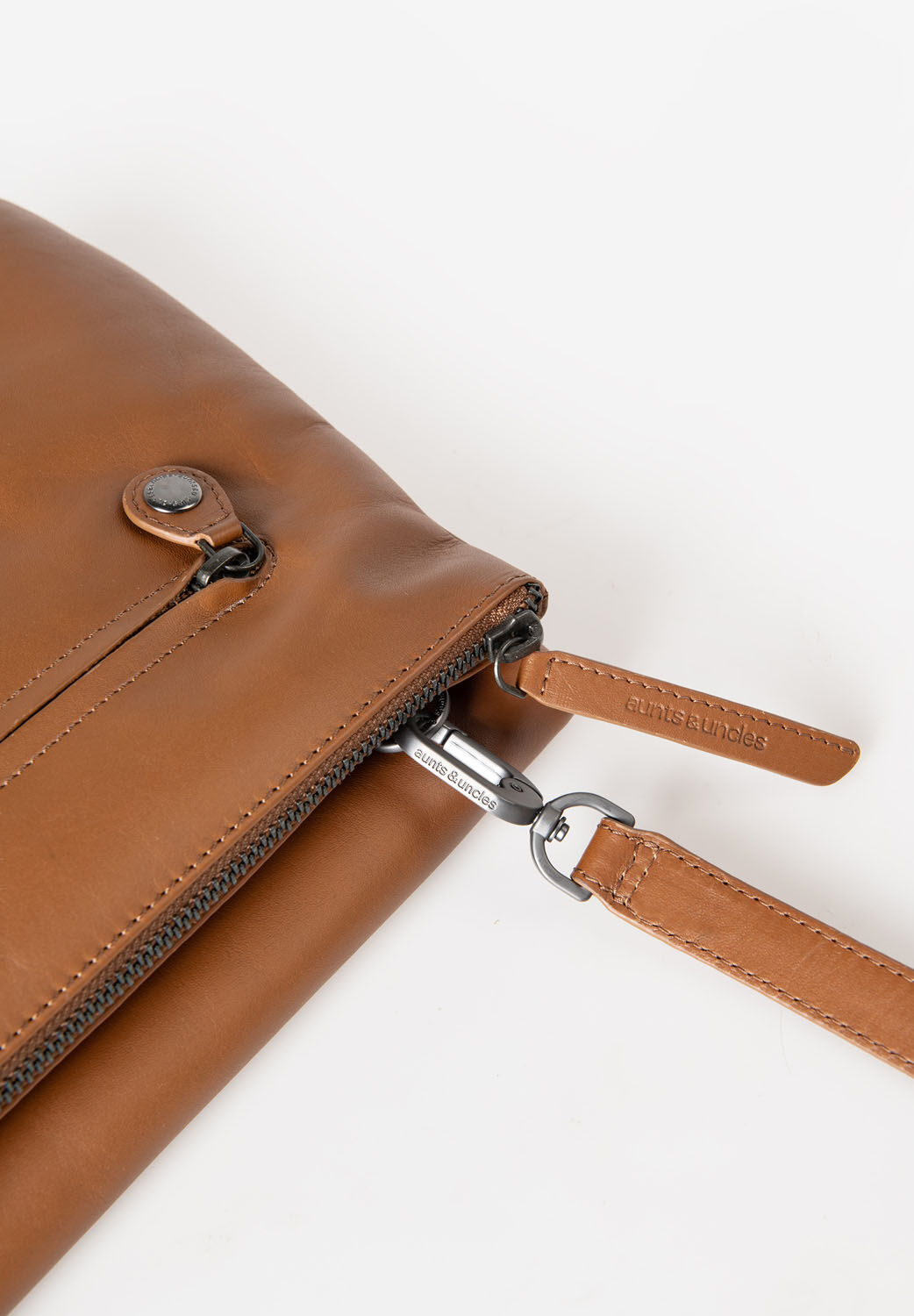 aunts & uncles Jamie's Orchard Jabong Umhängetasche/Clutch cognac