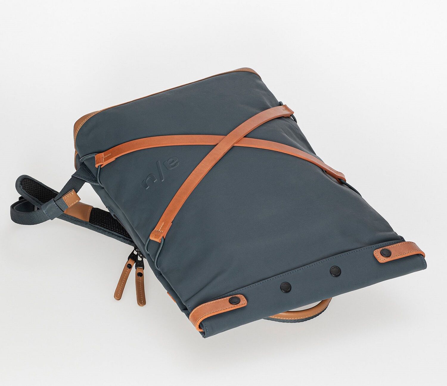 aunts & uncles Japan Yokohama Rolltop Rucksack mit 13" Notebookfach cosmic void