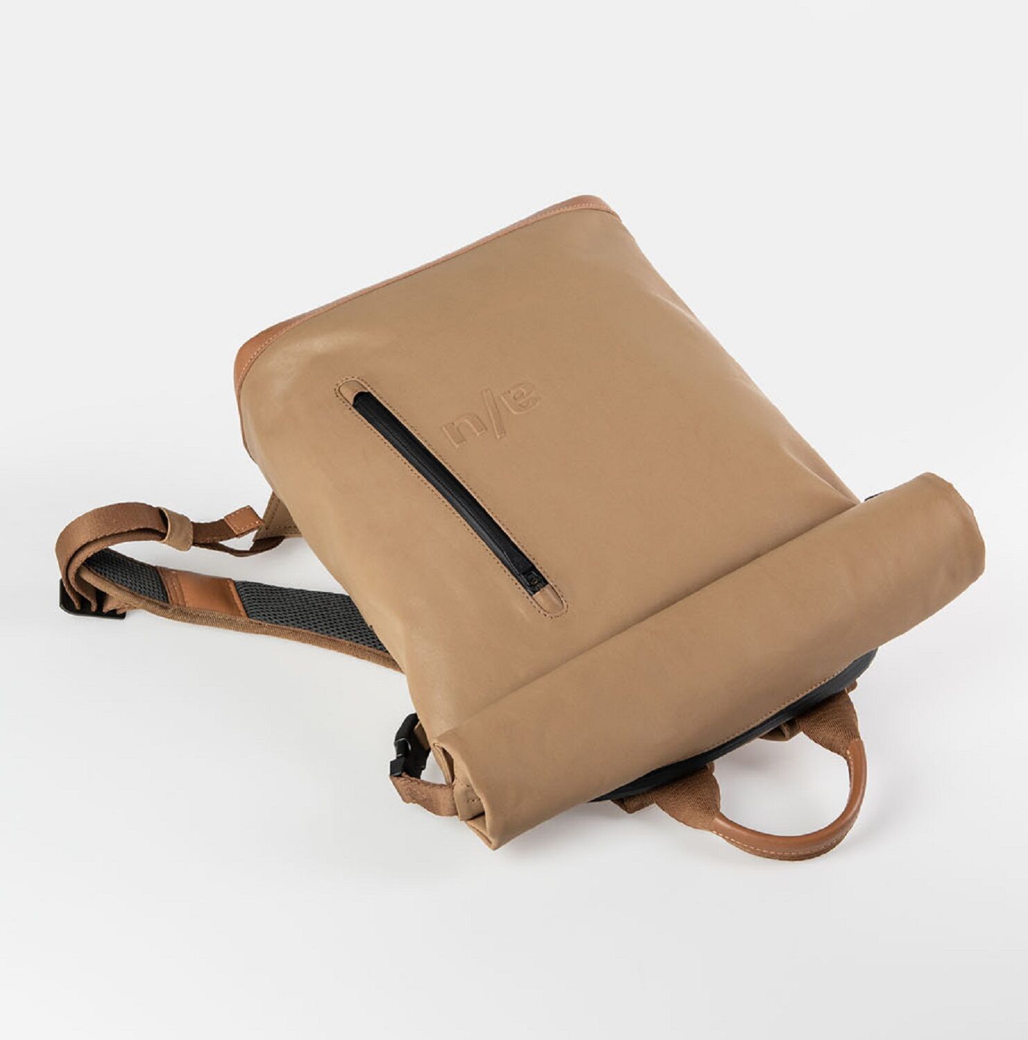 aunts & uncles Japan Tokio Rolltop Rucksack mit 13" Notebookfach tapir