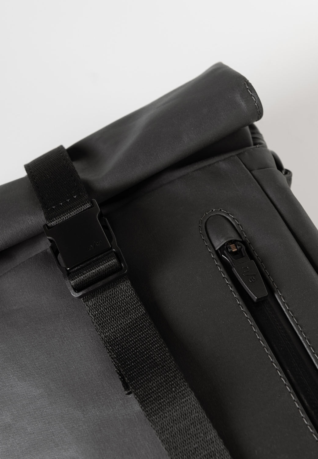 aunts & uncles Japan RE Yodo Umhängetasche Rolltop volcanic ash