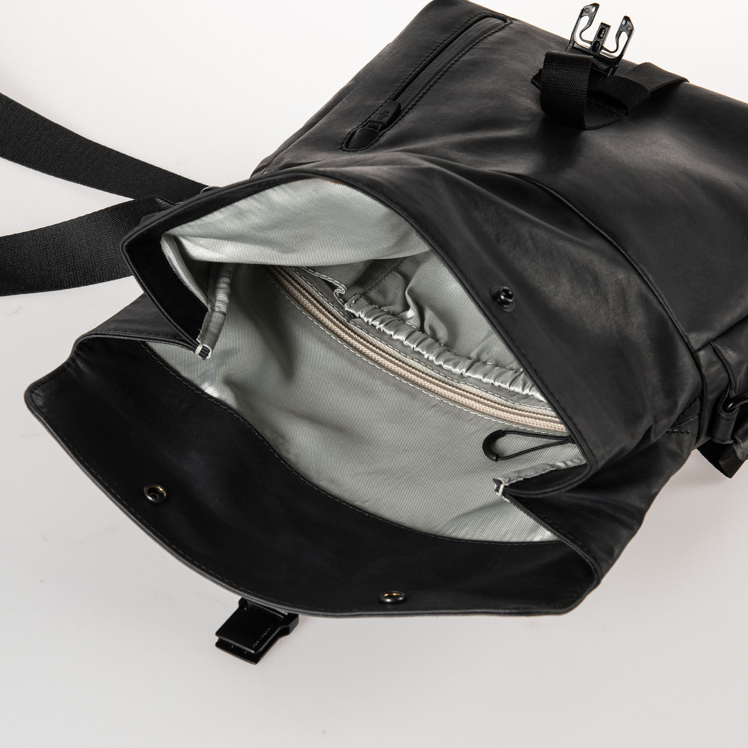 aunts & uncles Japan RE Seki Rolltoptasche Black