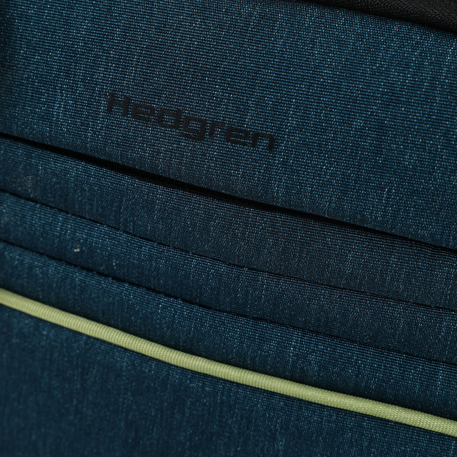 Hedgren Lineo CONTOUR vertikale Crossover-Tasche 8,3" Legion Blue Hedgren Lineo CONTOUR vertikale Crossover-Tasche 8,3" Legion Blue