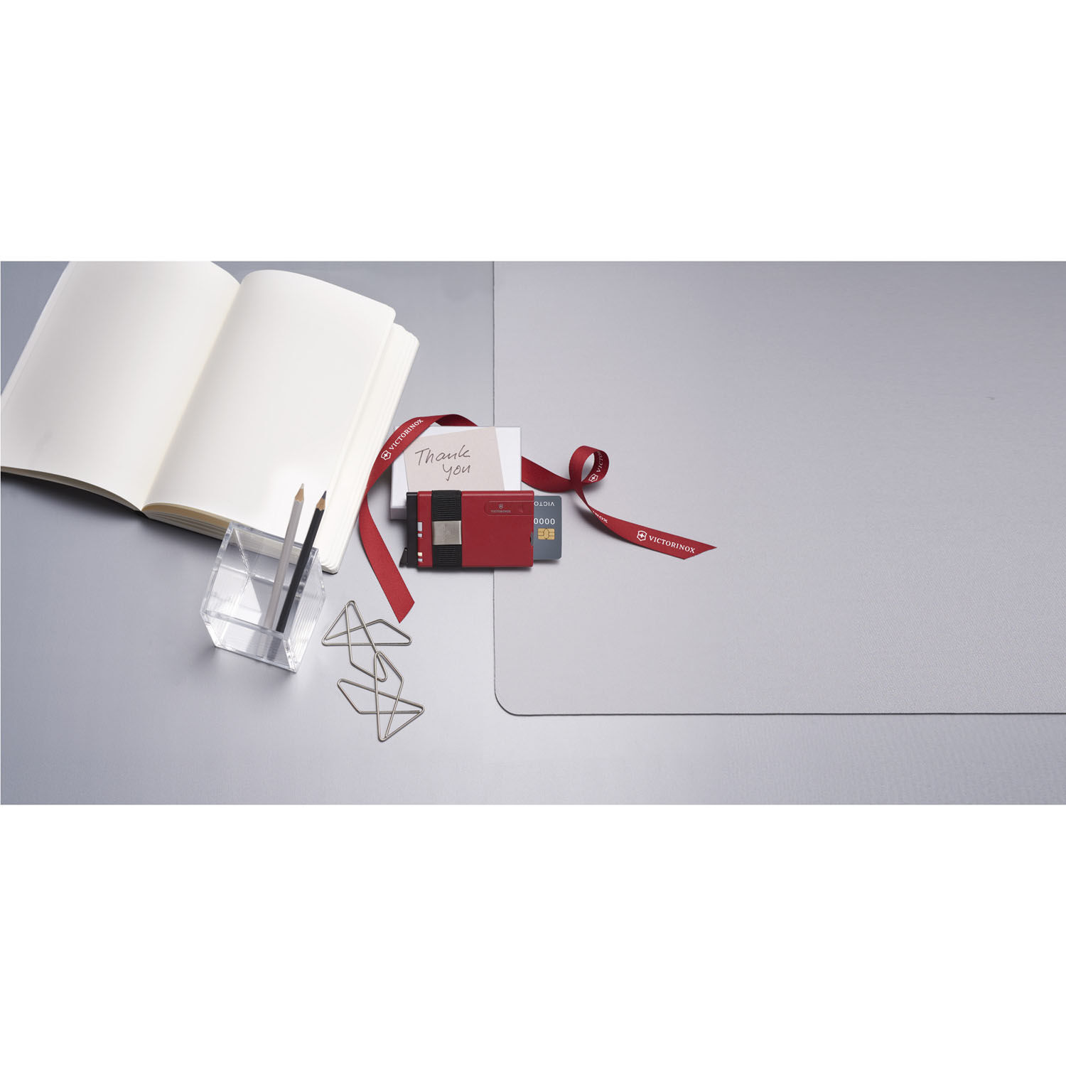 Victorinox Swiss Card - Smart Card Wallet Iconic Red