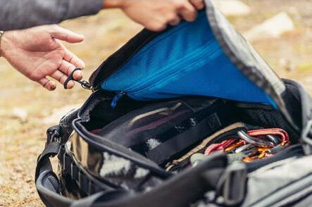 Gregory ALPACA 40 Liter Reisetasche Obsidian Black Gregory ALPACA 40 Liter Reisetasche Obsidian Black