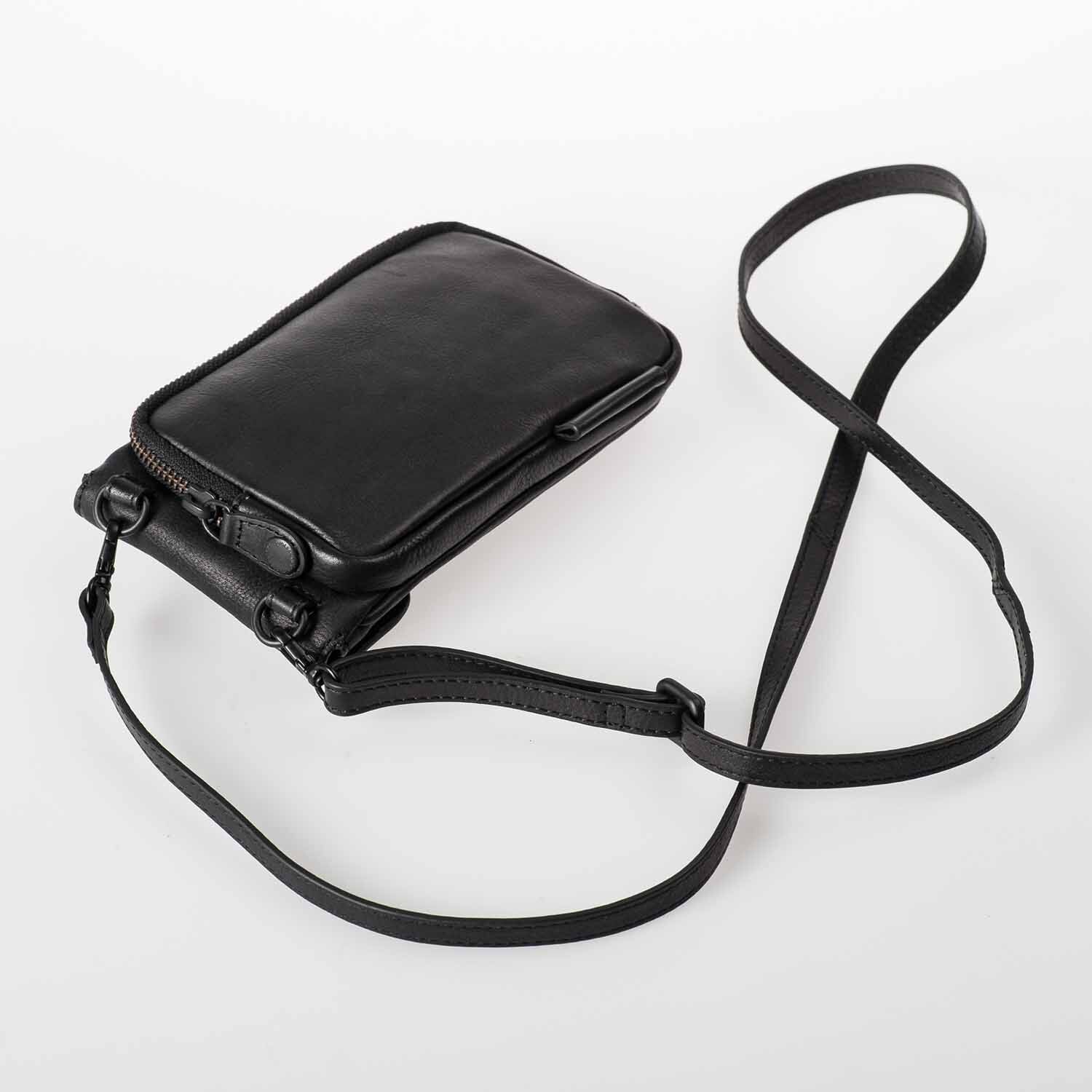 aunts & uncles Grandma's Luxury Club Mrs. Lemon Twist Phonebag black smoke