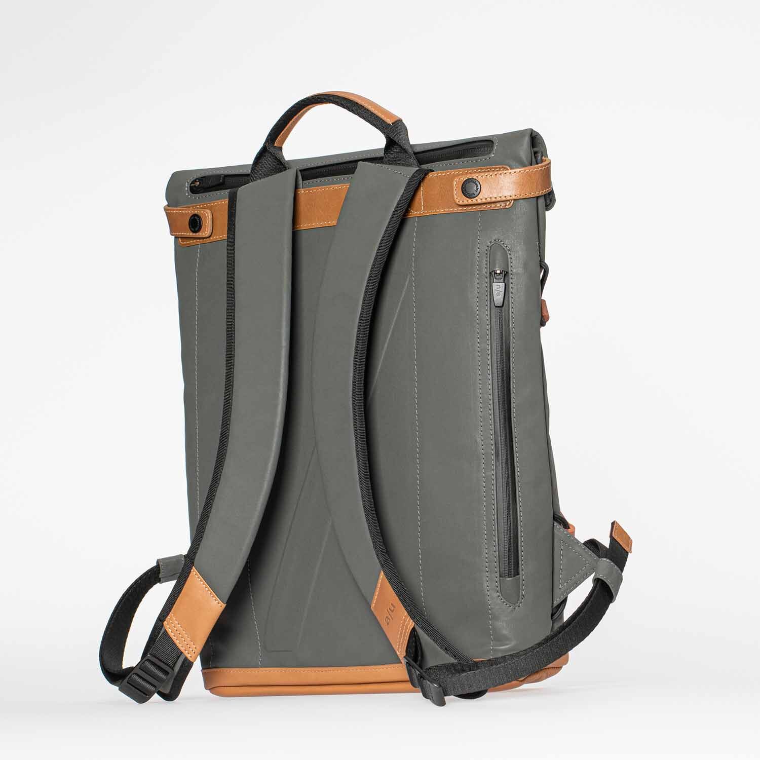 aunts & uncles Japan Yokohama Rolltop Rucksack mit 13" Notebookfach gravity grey