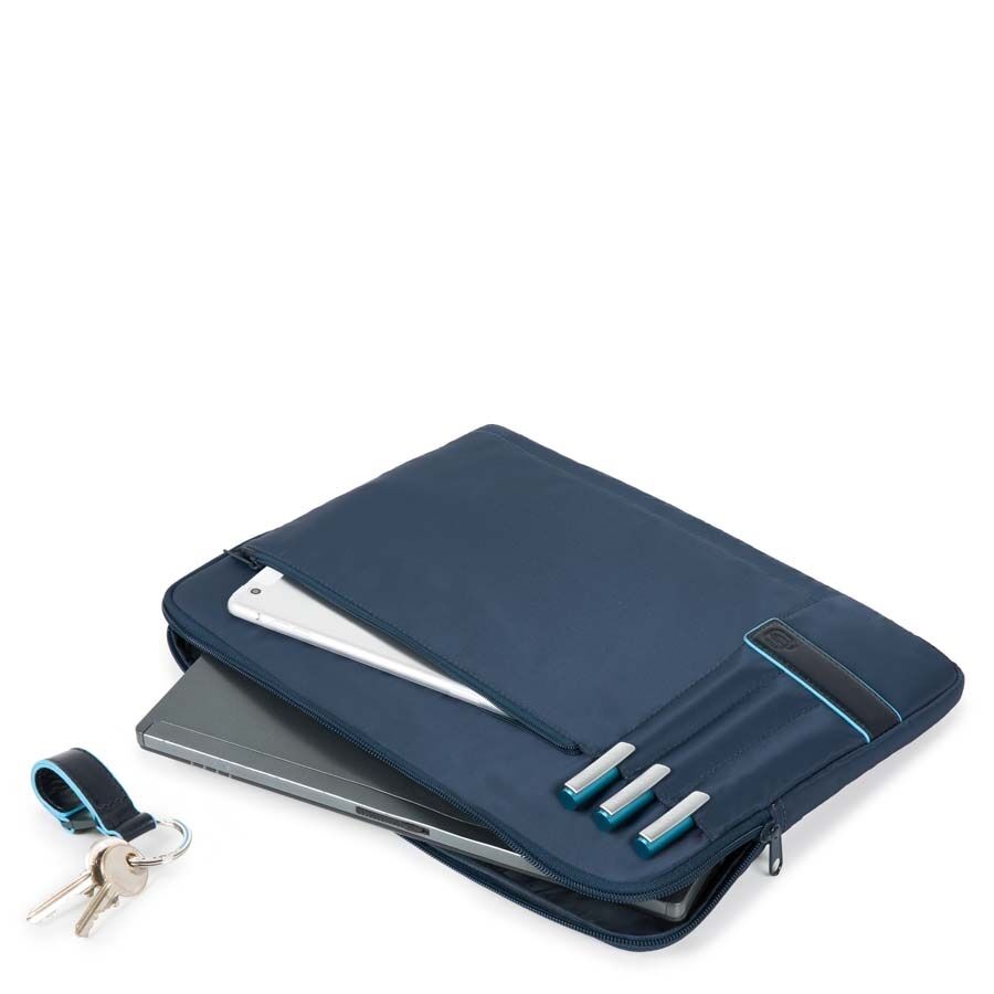 Piquadro Celion Messenger mit zwei Vortaschen und herausnehmbarerPC-, iPad®-Hülle mit Orga-Fächern blau