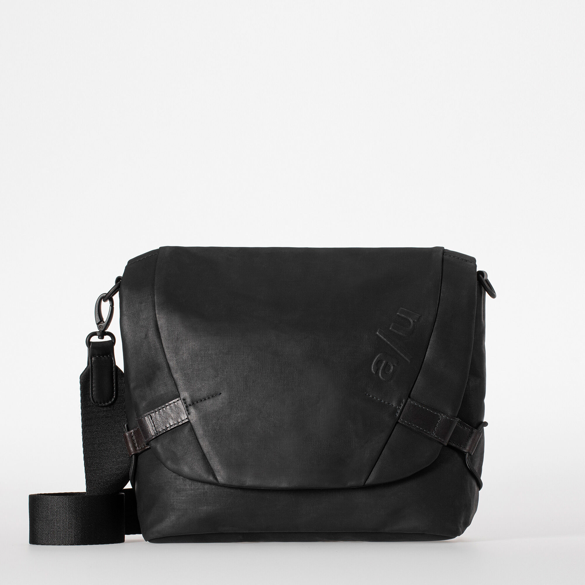 aunts & uncles Japan Sendai Umhängetasche black