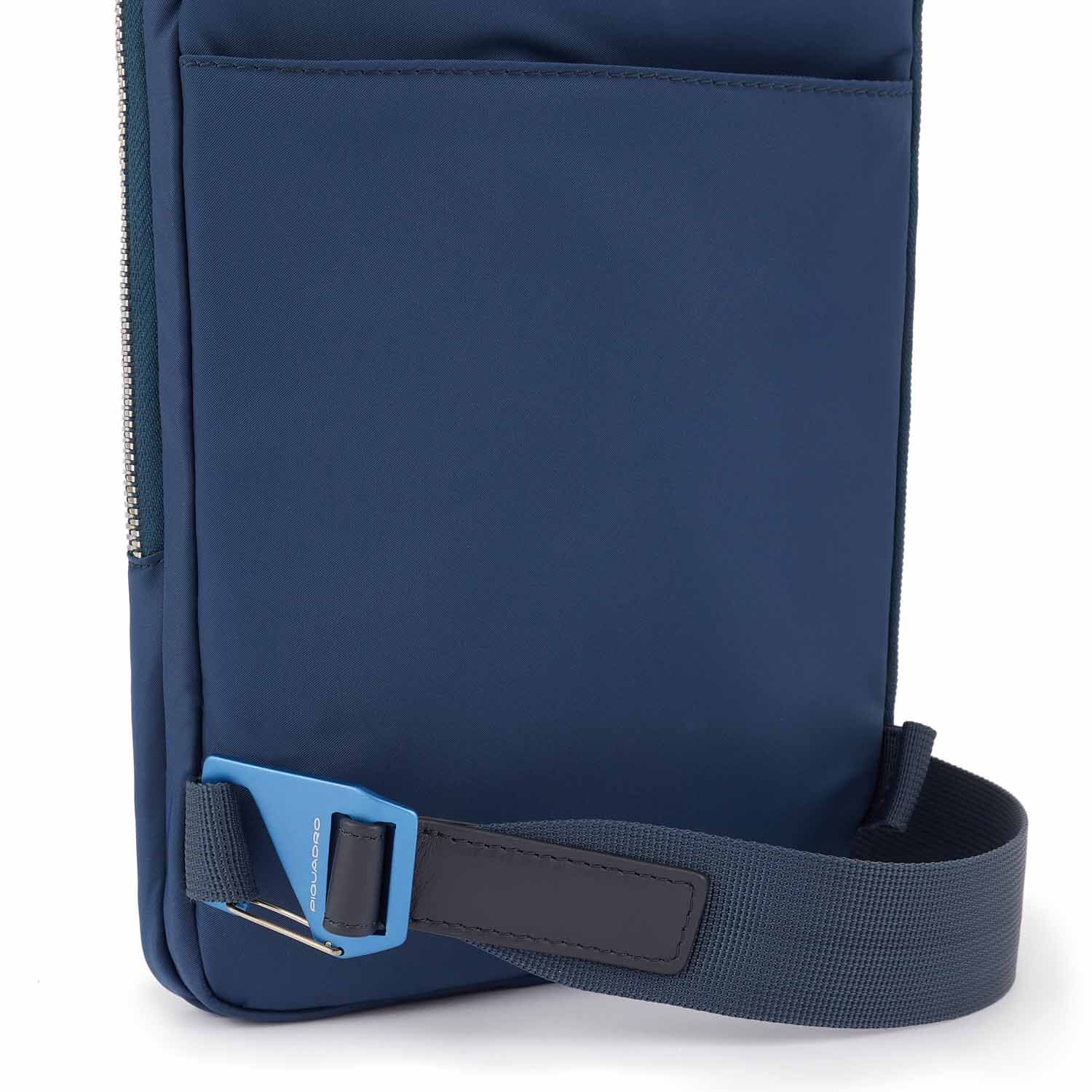 Piquadro PQ-RY Querträgertasche aus rezykliertem Stoff