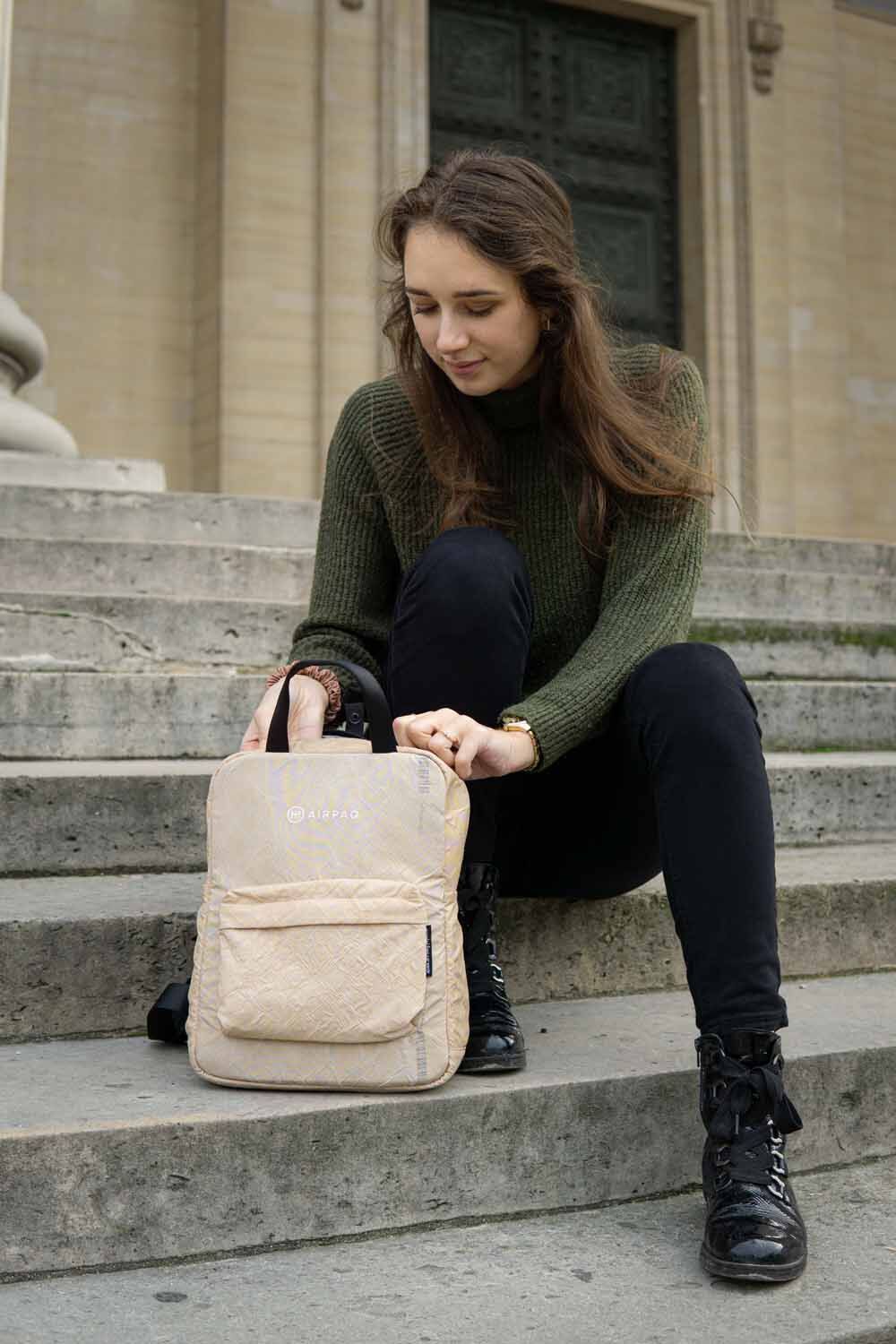 Airpaq Qube Rucksack mit 13" Laptopfach Sand