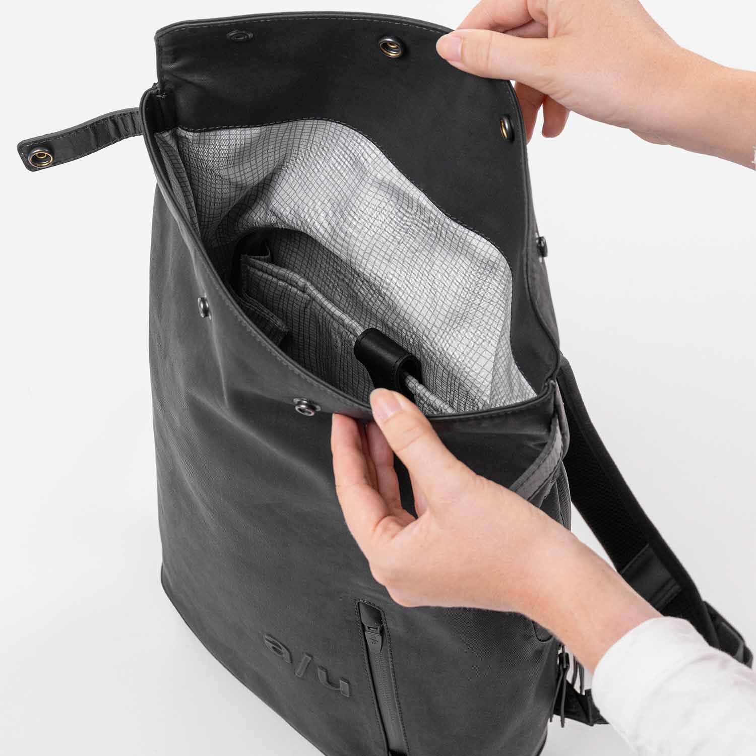 aunts & uncles Japan Wakayama Rolltop Rucksack mit 13" Notebookfach black